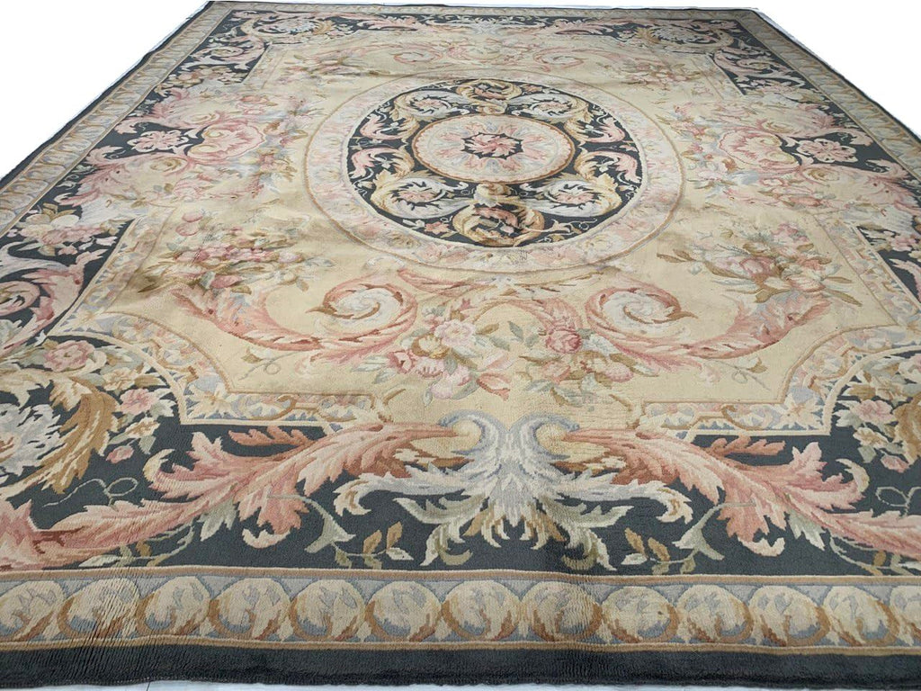 Fine Hand Knotted Savonnerie Rug 8' X 10'