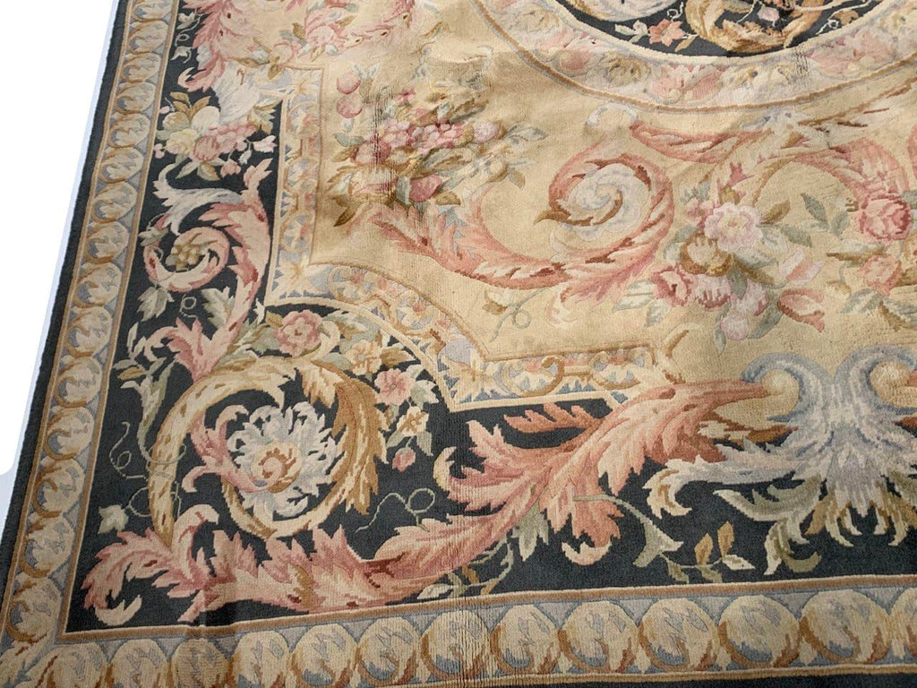 Fine Hand Knotted Savonnerie Rug 8' X 10'